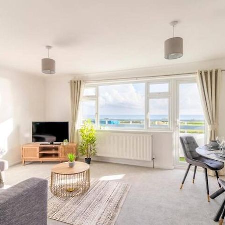 Large Sea View 2 Bedroom Sleeps 6 - Free Parking Bournemouth Exterior photo