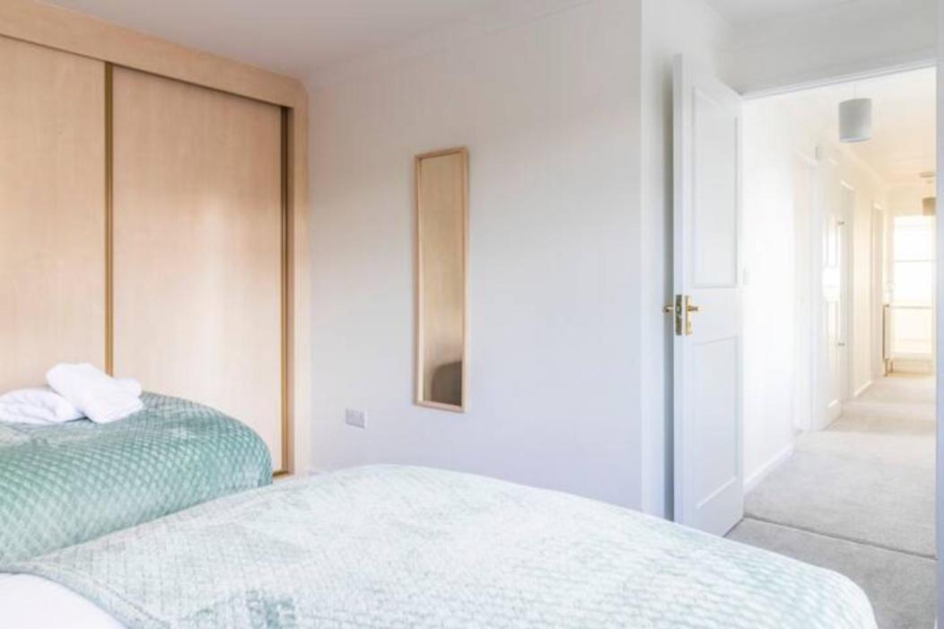 Large Sea View 2 Bedroom Sleeps 6 - Free Parking Bournemouth Exterior photo